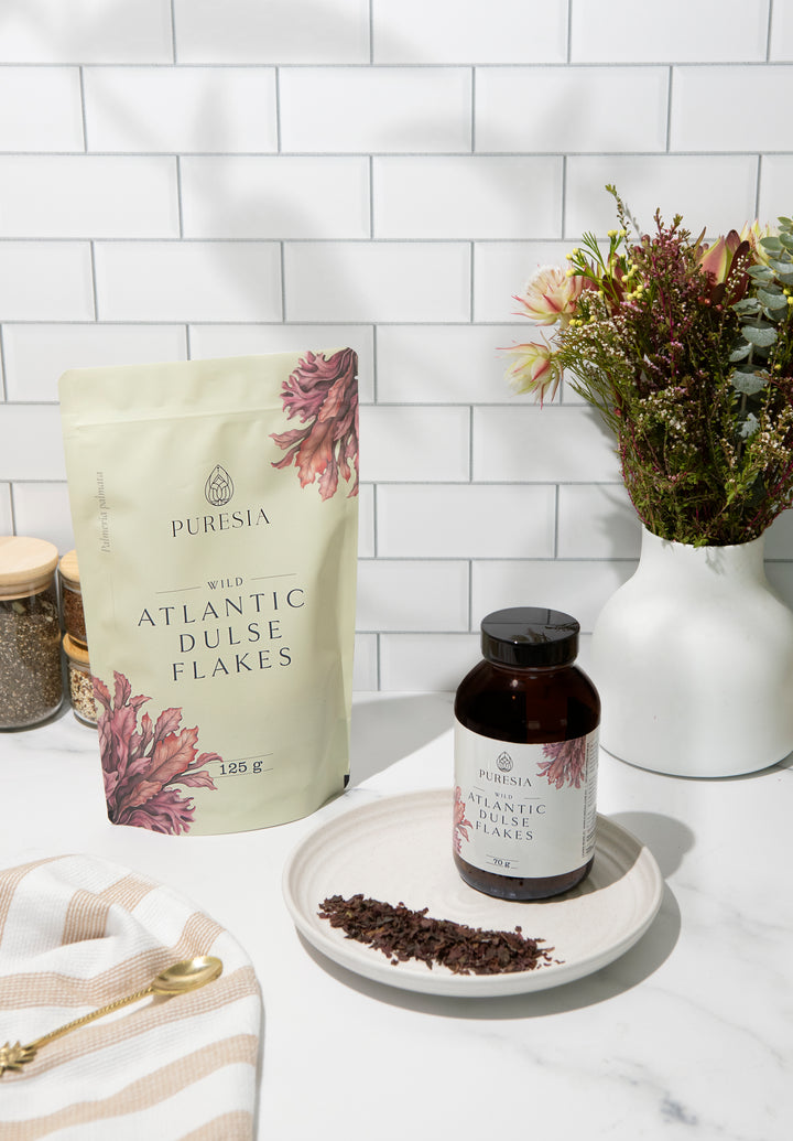 Atlantic dulse flakes presented on a plate and with packaging