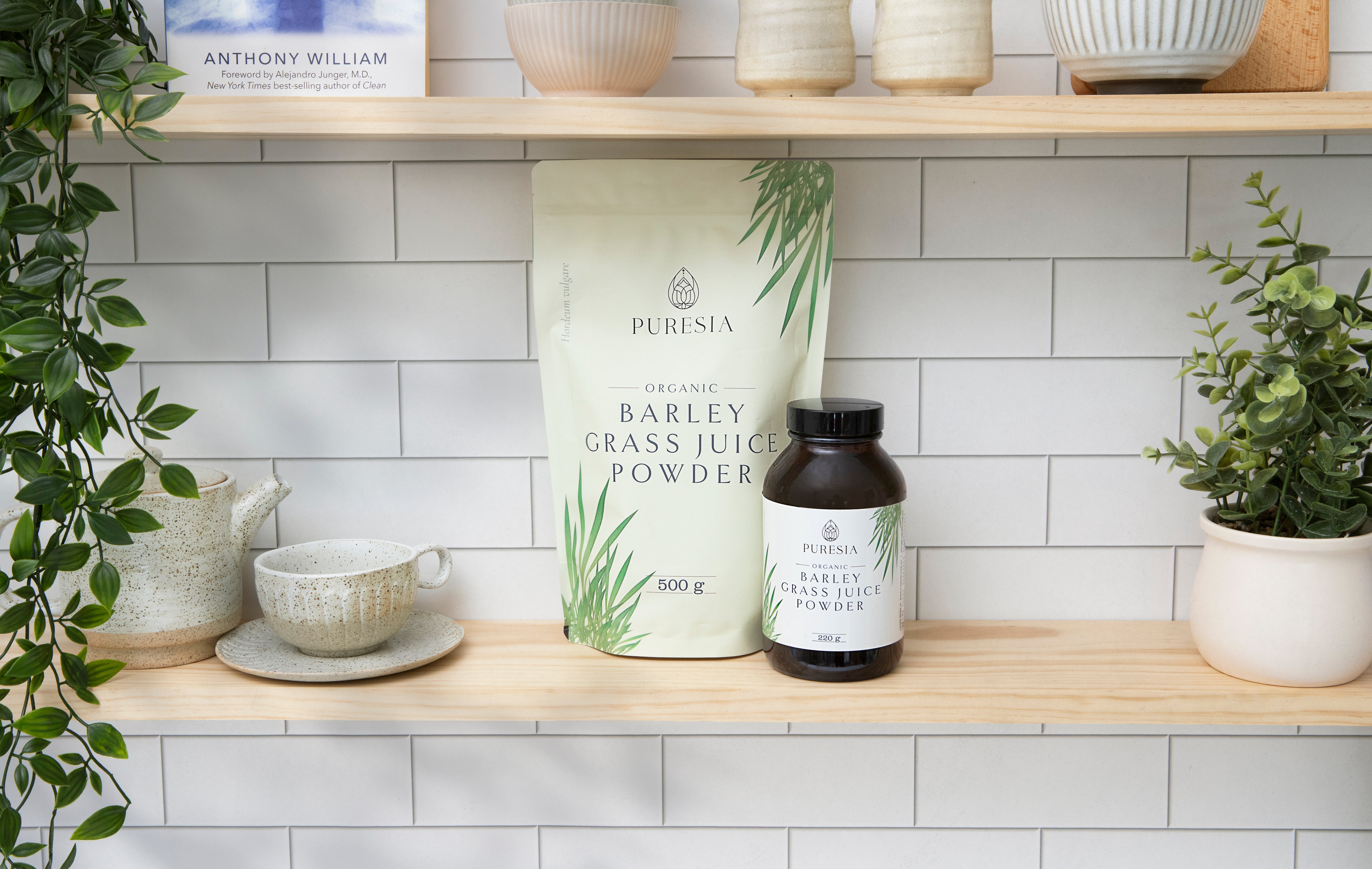 500g pack and small bottle of barley grass juice powder