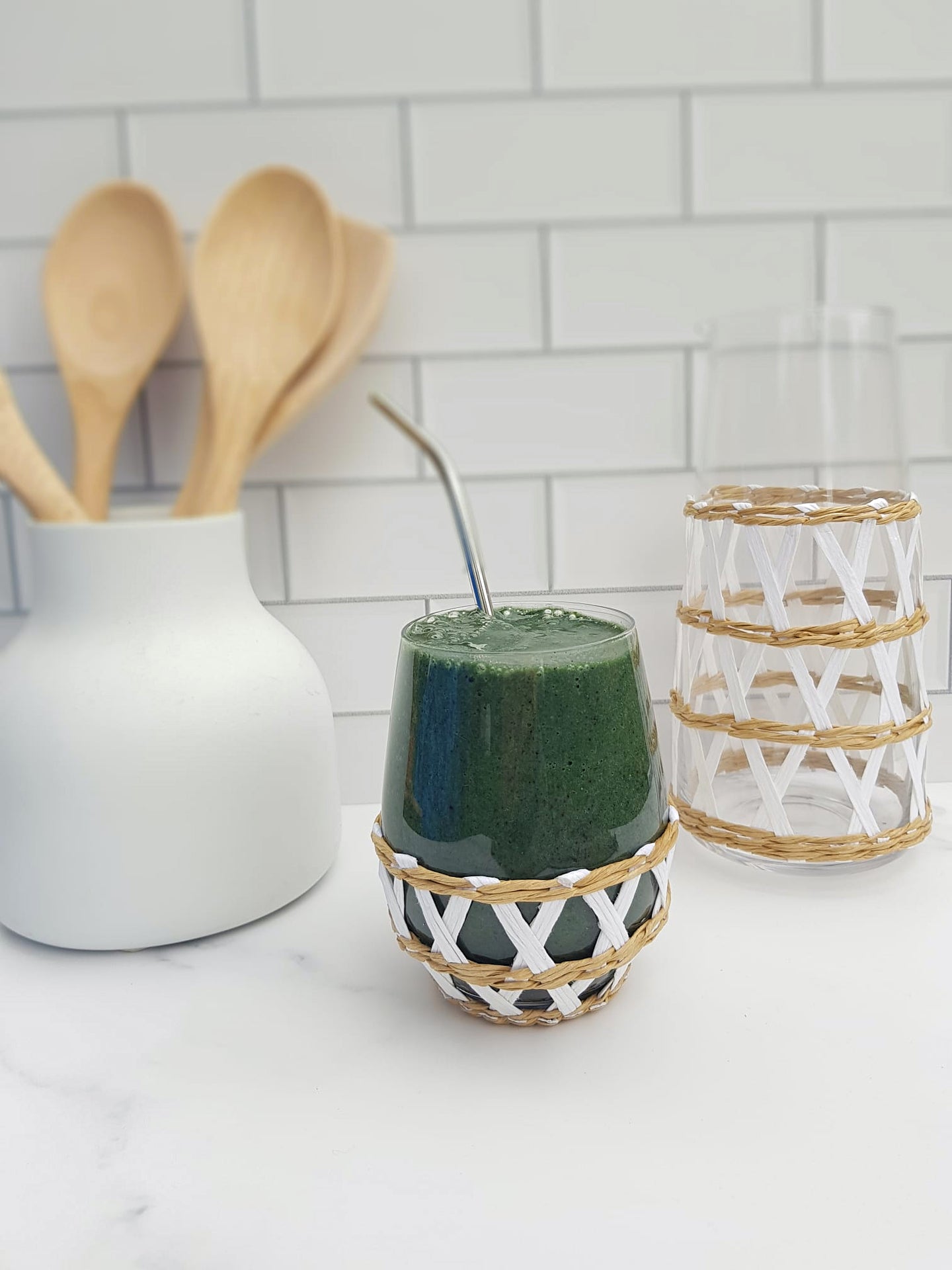 Heavy metal detox smoothie made with barley grass juice powder, filled with antioxidants